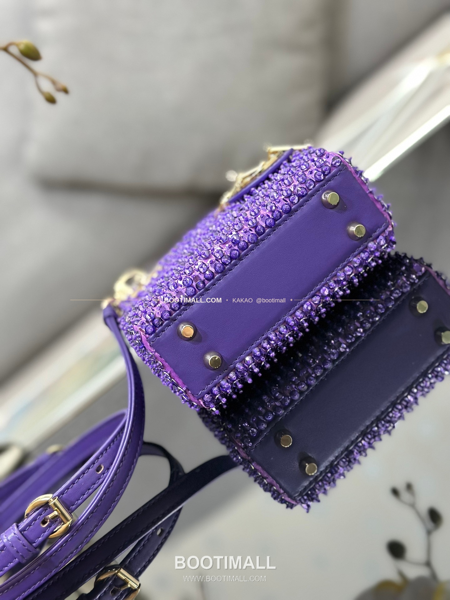 디올 레이디 디올 새틴 그라데이션 크리스탈 자수 D.I.O.R 참 초미니 체인 숄더백 Dior Lady Dior Satin Gradient Crystal Embroidered D.I.O.R Charm Micro Chain Shoulder Bag S0856 12cm 4