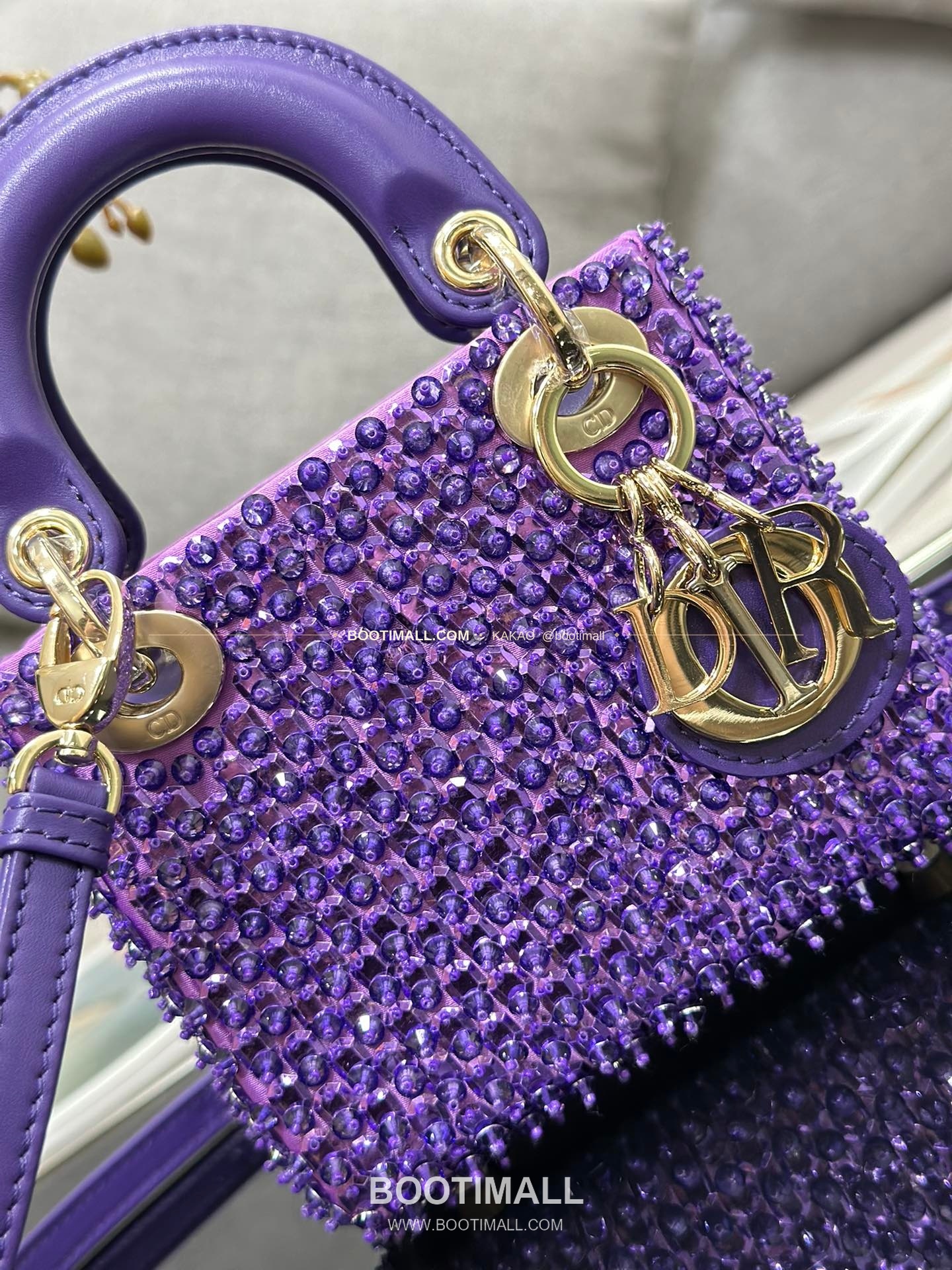 디올 레이디 디올 새틴 그라데이션 크리스탈 자수 D.I.O.R 참 초미니 체인 숄더백 Dior Lady Dior Satin Gradient Crystal Embroidered D.I.O.R Charm Micro Chain Shoulder Bag S0856 12cm 5