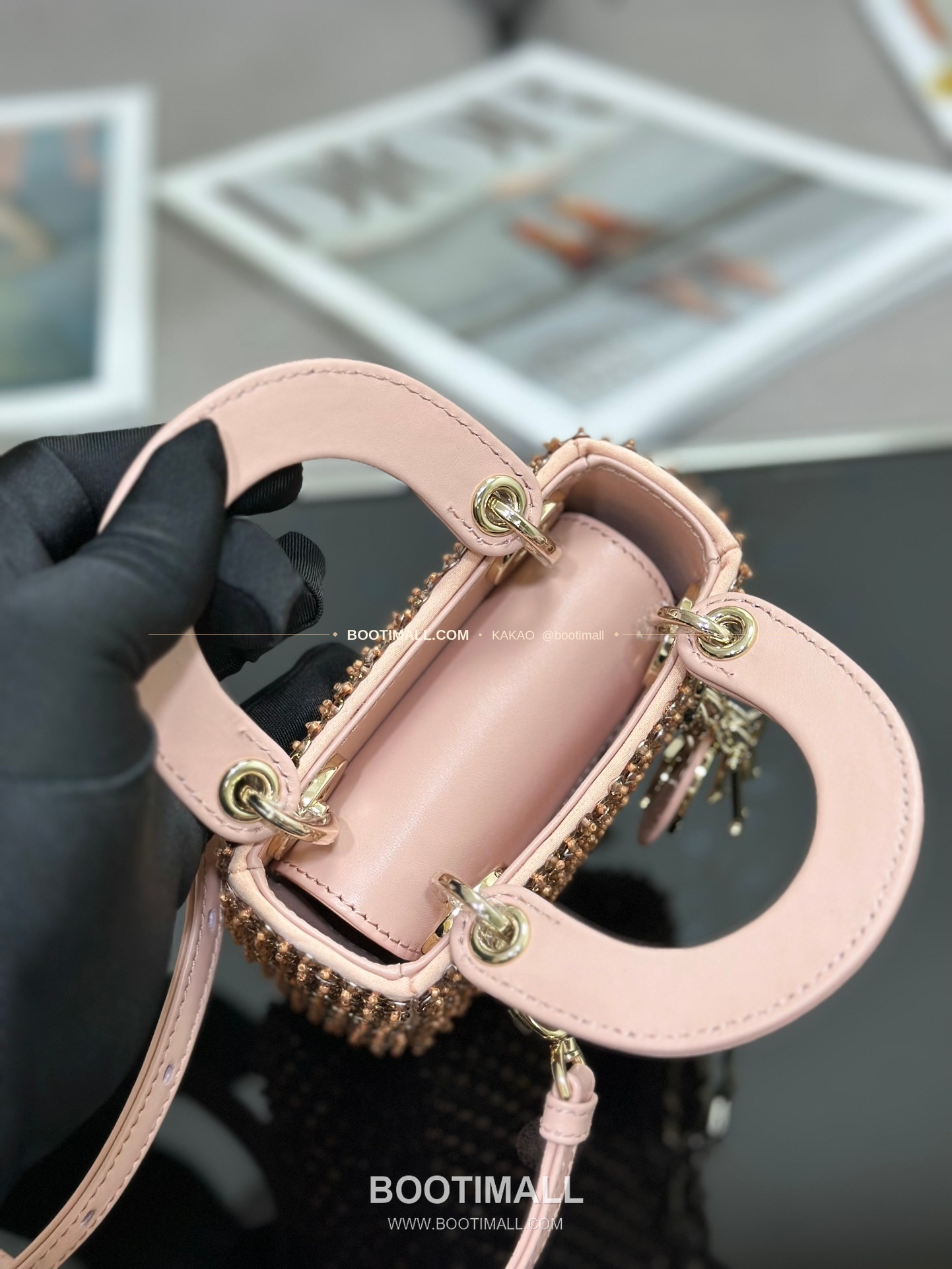 디올 레이디 디올 새틴 그라데이션 크리스탈 자수 D.I.O.R 참 초미니 체인 숄더백 Dior Lady Dior Satin Gradient Crystal Embroidered D.I.O.R Charm Micro Chain Shoulder Bag S0856 12cm 7