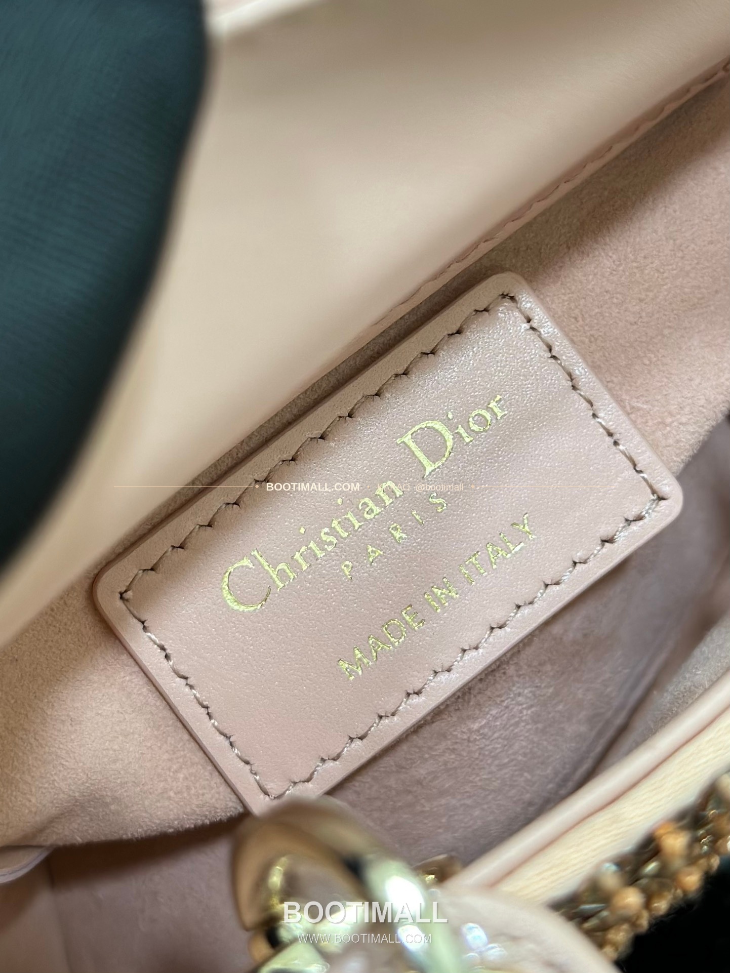 디올 레이디 디올 새틴 그라데이션 크리스탈 자수 D.I.O.R 참 초미니 체인 숄더백 Dior Lady Dior Satin Gradient Crystal Embroidered D.I.O.R Charm Micro Chain Shoulder Bag S0856 12cm 9