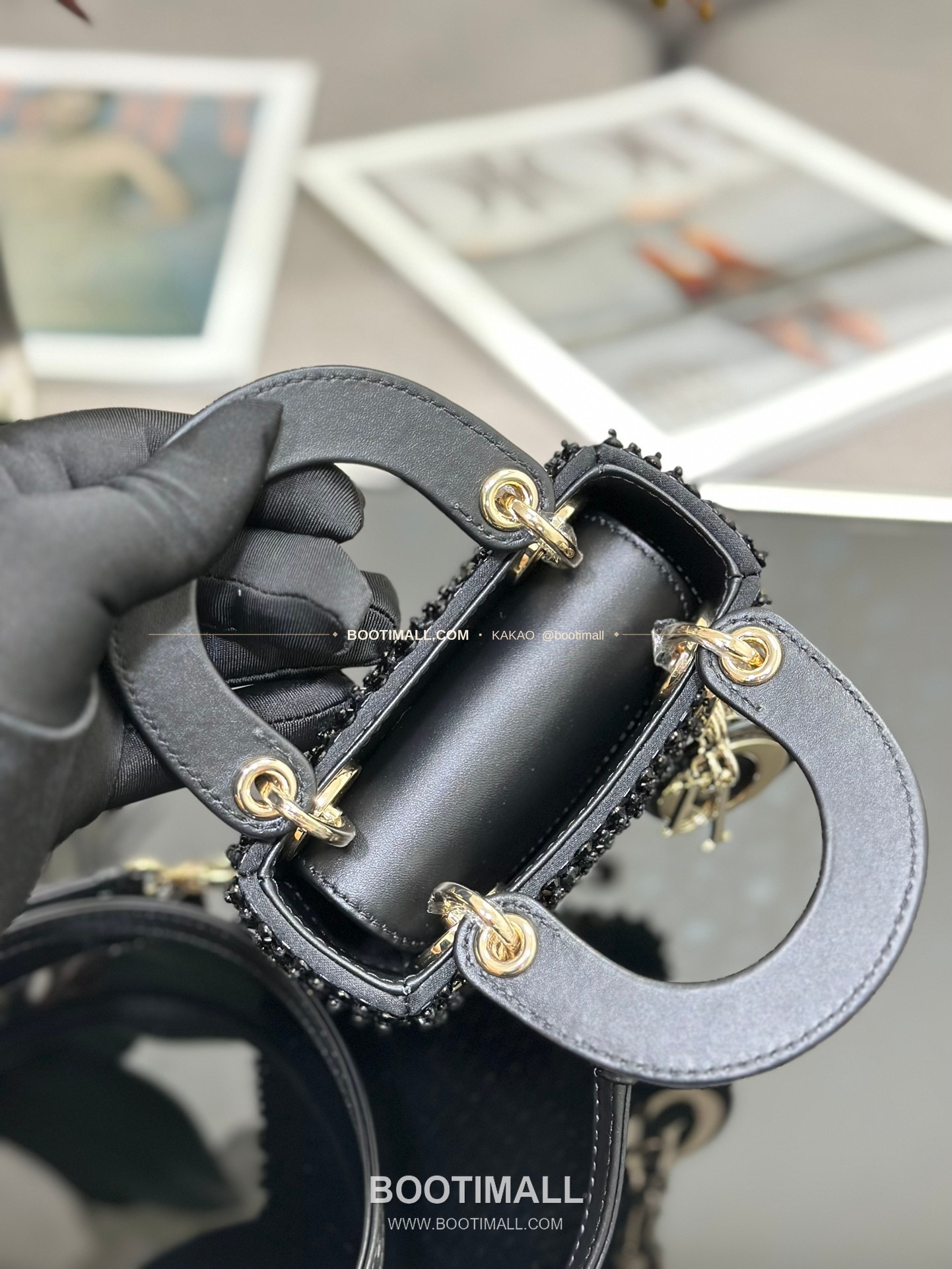 디올 레이디 디올 새틴 그라데이션 크리스탈 자수 D.I.O.R 참 초미니 체인 숄더백 Dior Lady Dior Satin Gradient Crystal Embroidered D.I.O.R Charm Micro Chain Shoulder Bag S0856 12cm 7