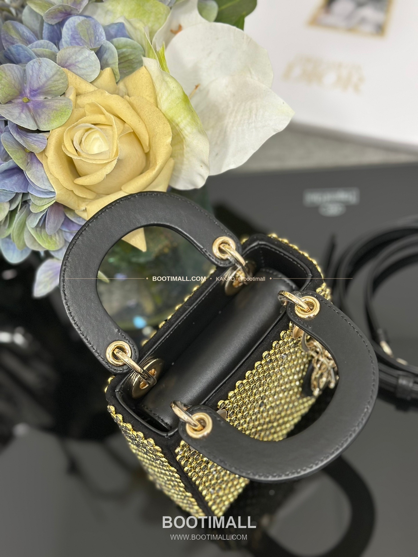 디올 레이디 디올 새틴 블랙 골드 비즈 자수 D.I.O.R 참 초미니 체인 숄더백 Dior Lady Dior Satin Black Gold Beaded Embroidered D.I.O.R Charm Micro Chain Shoulder Bag S0856 12cm 7