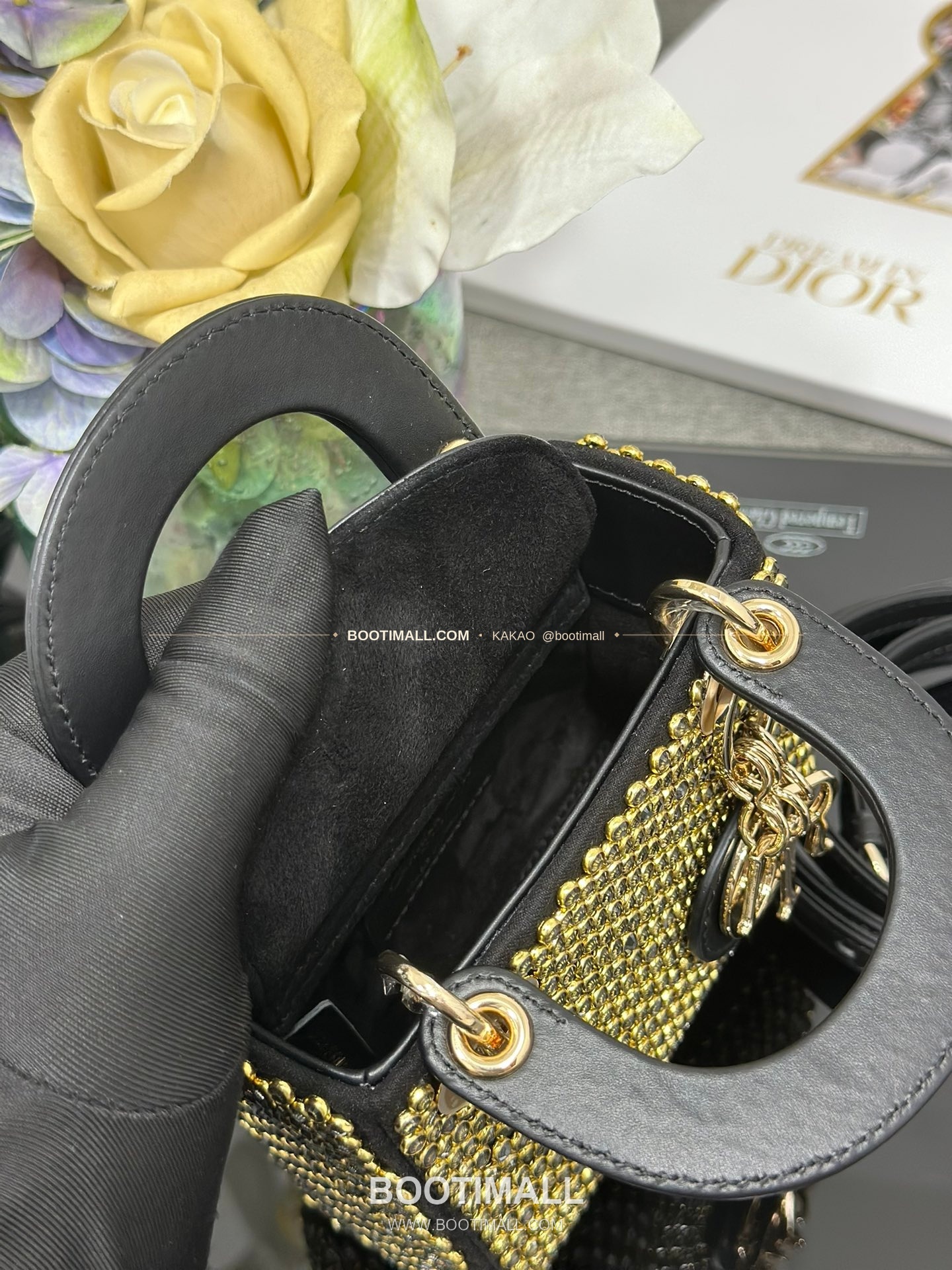 디올 레이디 디올 새틴 블랙 골드 비즈 자수 D.I.O.R 참 초미니 체인 숄더백 Dior Lady Dior Satin Black Gold Beaded Embroidered D.I.O.R Charm Micro Chain Shoulder Bag S0856 12cm 8