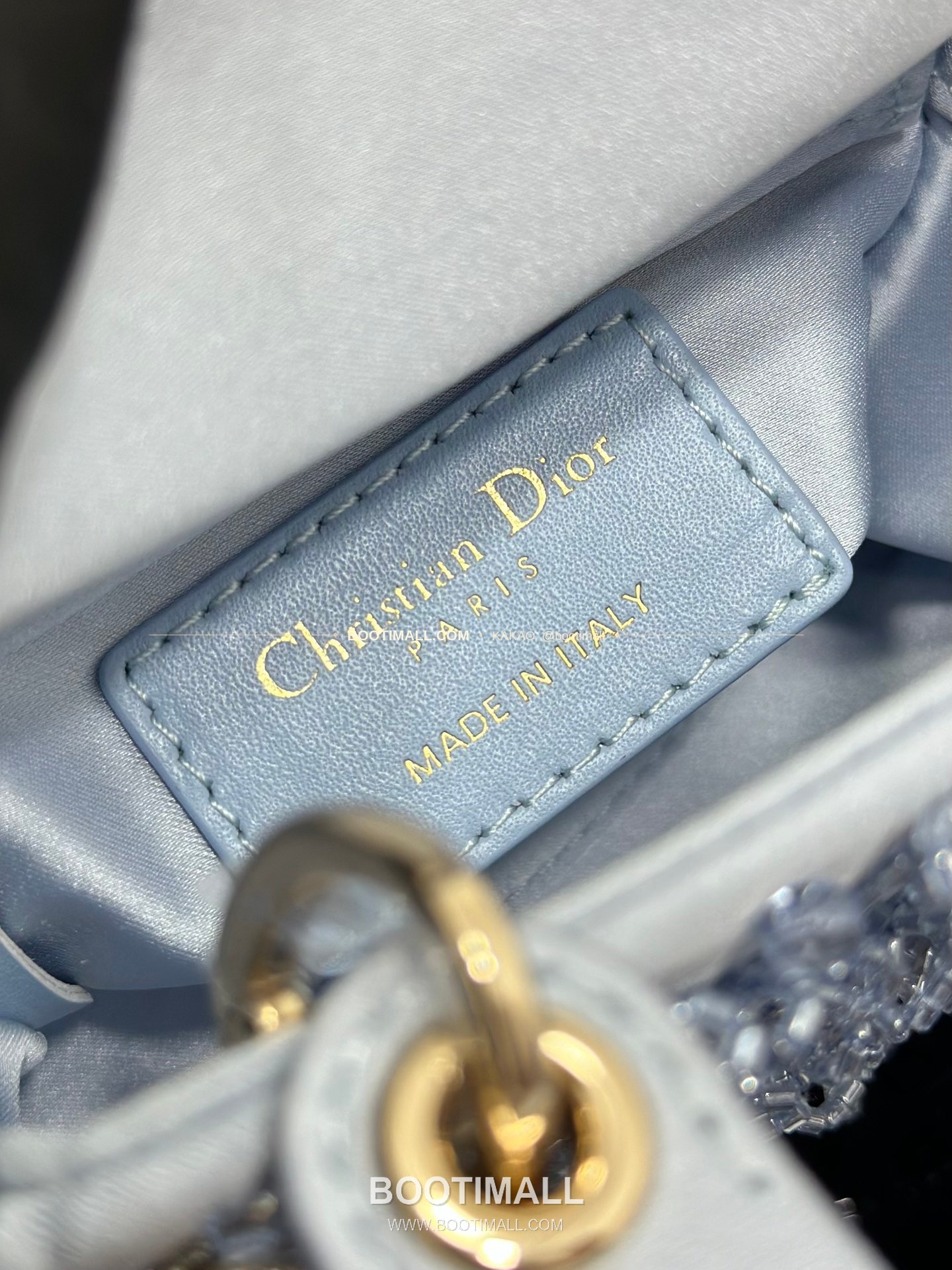 디올 레이디 디올 새틴 아이스블루 비즈 자수 D.I.O.R 참 초미니 체인 숄더백 Dior Lady Dior Satin Ice Blue Beaded Embroidered D.I.O.R Charm Micro Chain Shoulder Bag S0856 12cm 9