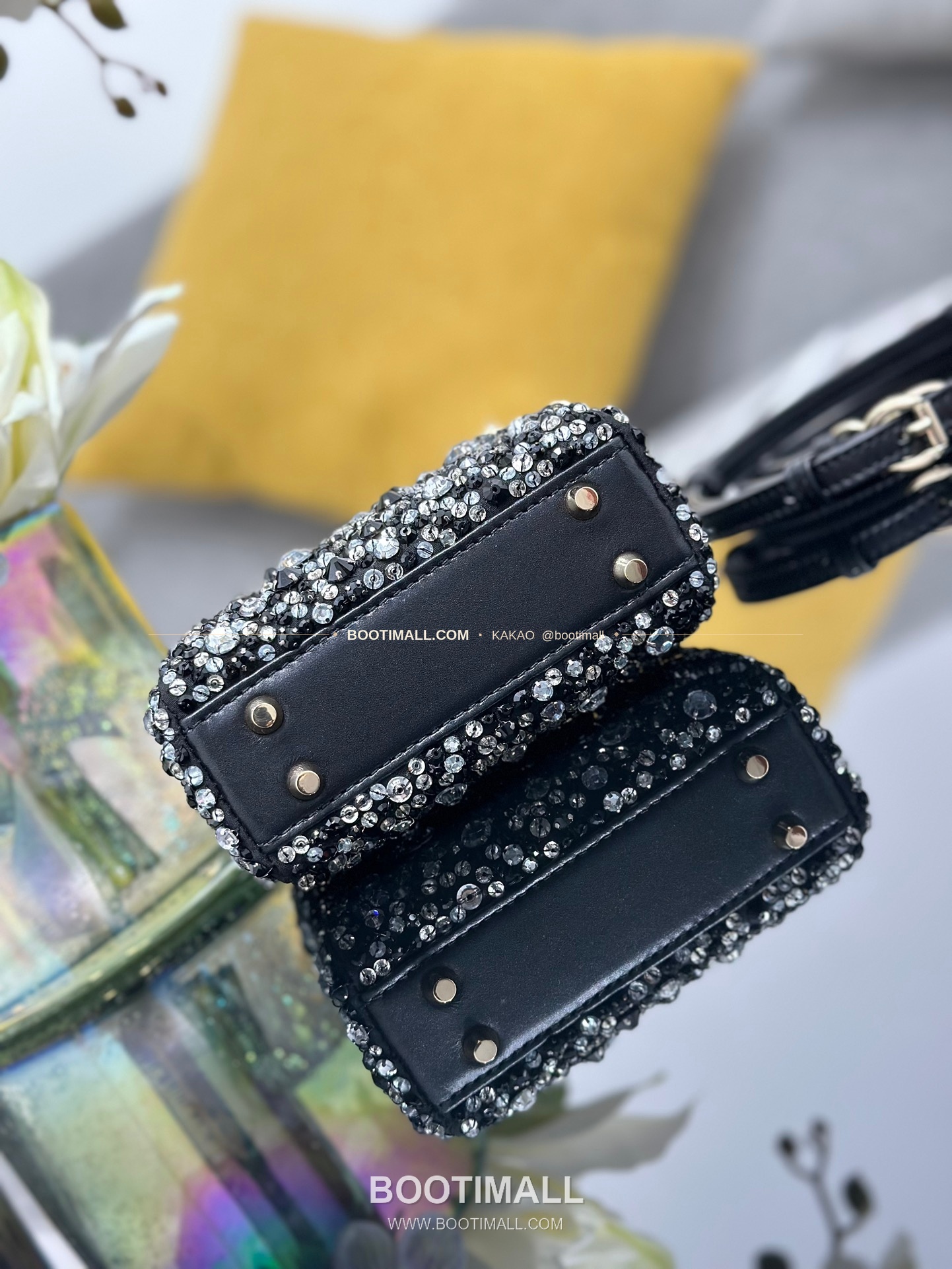 디올 레이디 디올 새틴 멀티 크리스탈 비즈 자수 D.I.O.R 참 초미니 체인 숄더백 Dior Lady Dior Satin Multi Crystal Beaded Embroidered D.I.O.R Charm Micro Chain Shoulder Bag S0856 12cm 4