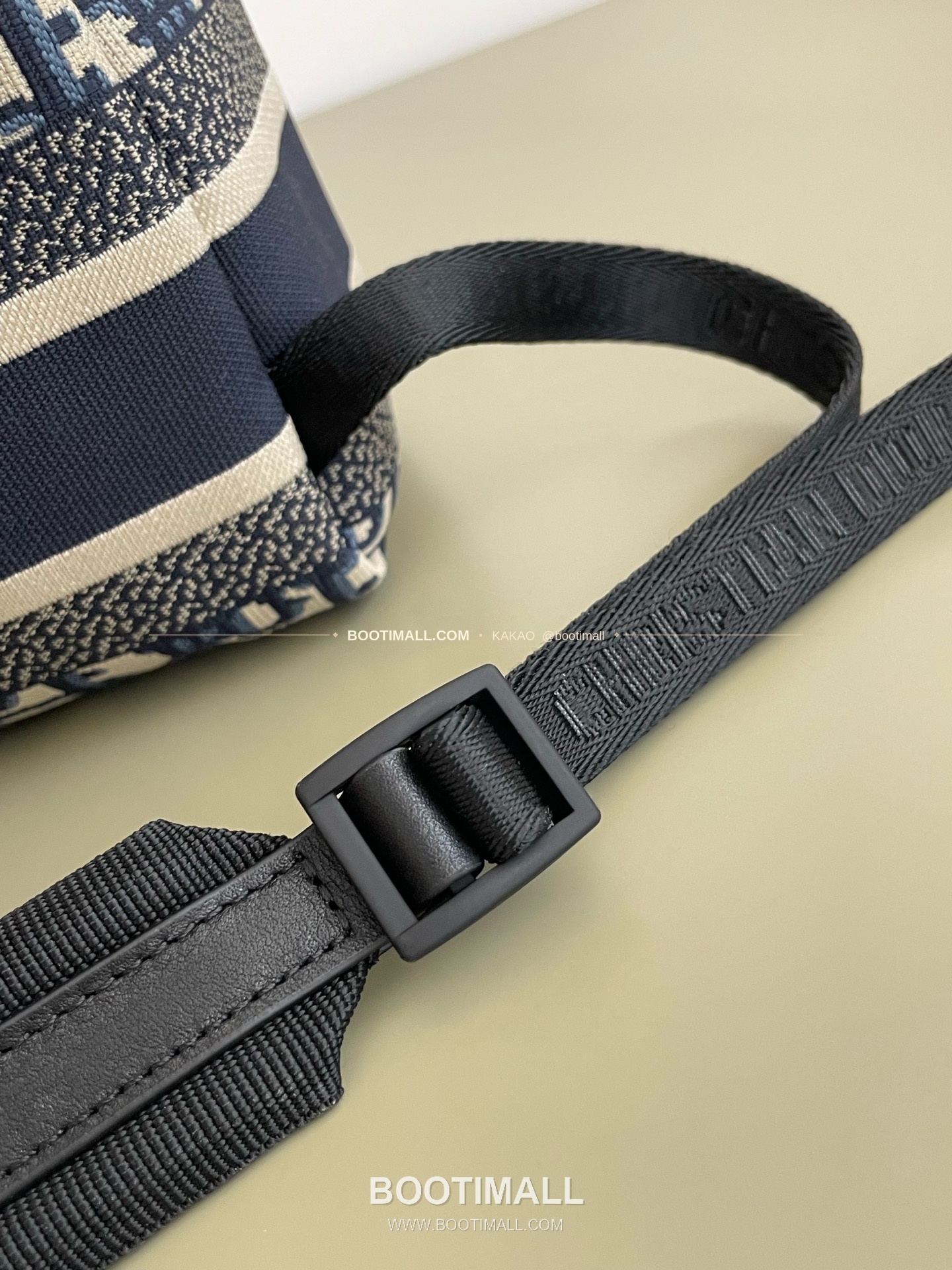 디올 오블리크 캔버스 레터로고 스몰 백팩 Dior Oblique Canvas Letter Logo Small Backpack 084 31.5cm 11