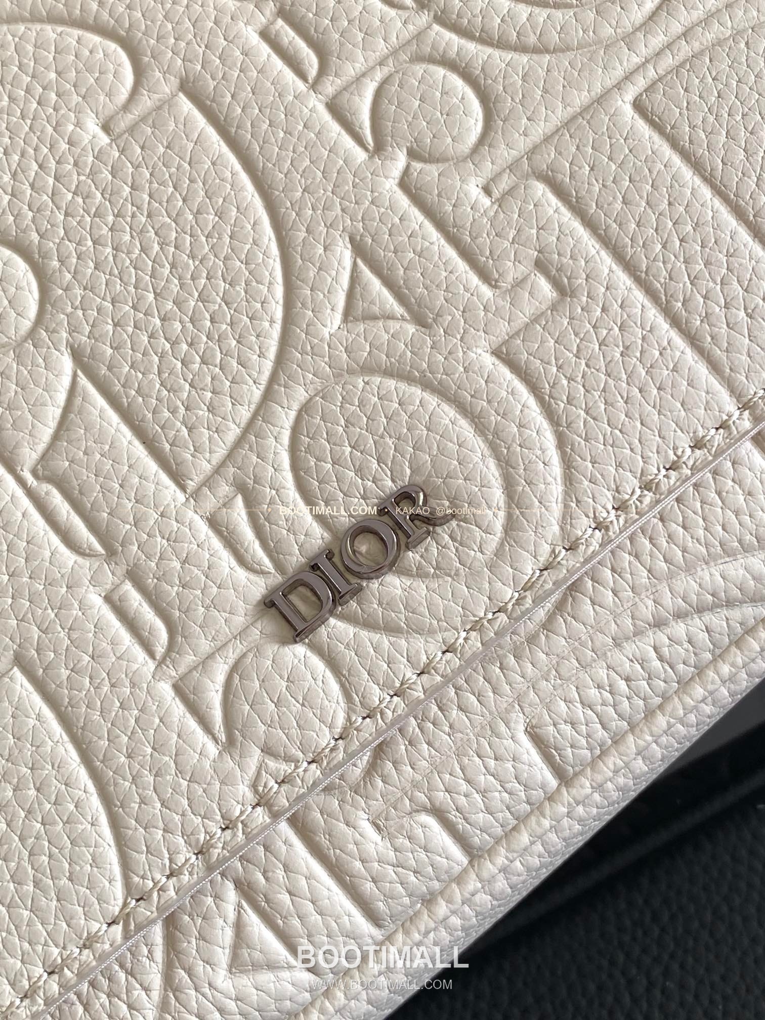 디올 그래비티 엠보스 레더 플랩 베이지 메신저백 Dior Gravity Embossed Leather Flap Beige Messenger Bag 1ESPO329LLG_H00N 21cm 5