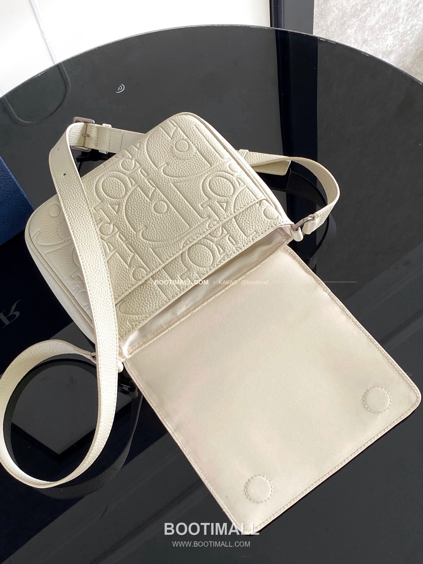 디올 그래비티 엠보스 레더 플랩 베이지 메신저백 Dior Gravity Embossed Leather Flap Beige Messenger Bag 1ESPO329LLG_H00N 21cm 7