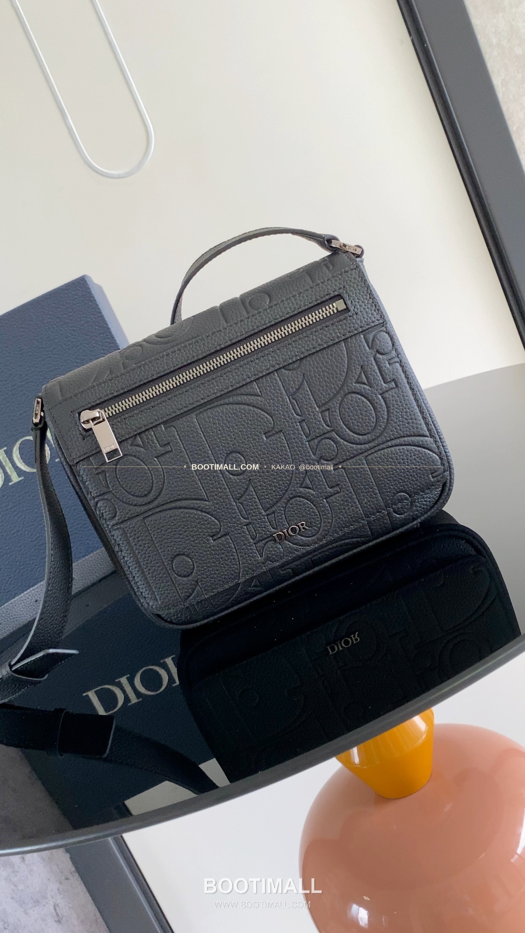 디올 그래비티 엠보스 레더 플랩 베이지 메신저백 Dior Gravity Embossed Leather Flap Beige Messenger Bag 1ESPO329LLG_H00N 21cm 12