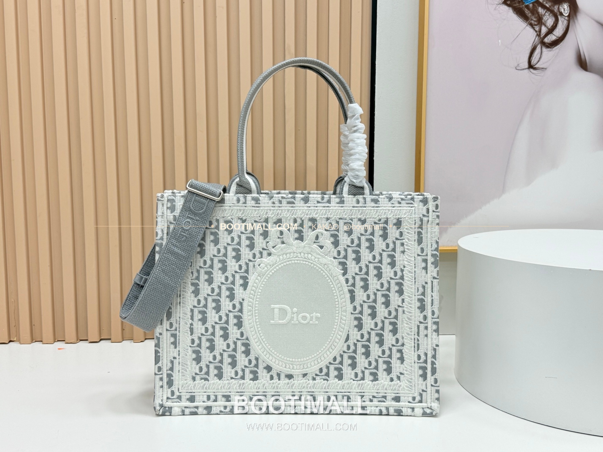 디올 JWA 캔버스 북토트 리프미러 미디엄 토트백 Dior JWA Canvas Book Tote Leaf Mirror Medium Tote Bag 8834 36cm 1