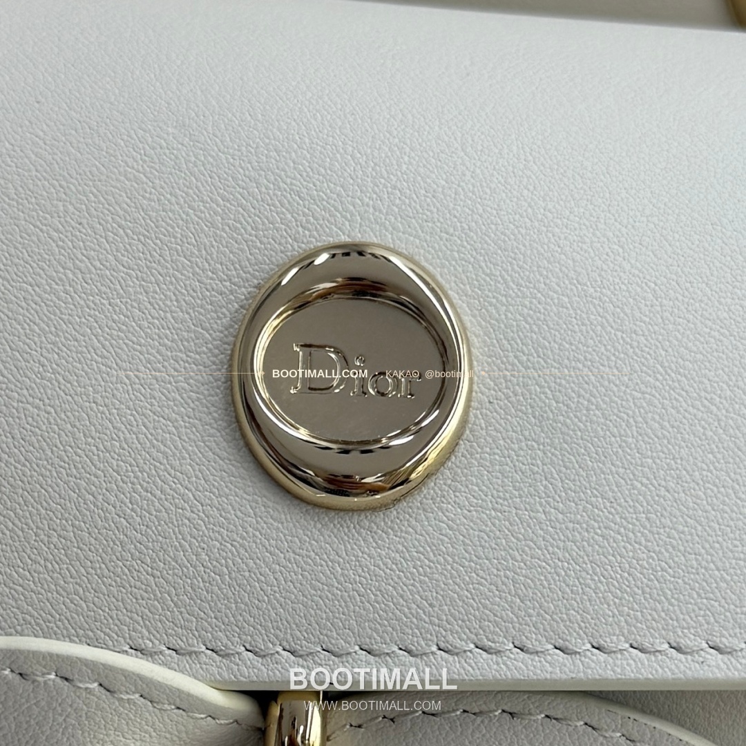 디올 2026SS 레더 보우디테일 화이트 토트백 Dior 2026 SS Leather Bow Detail White Tote Bag 7038 28cm 5
