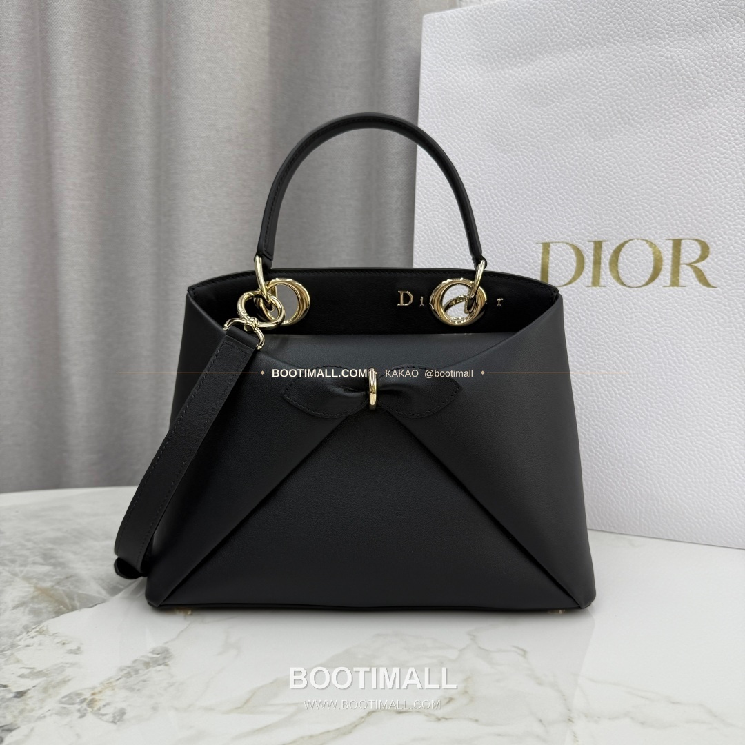 디올 2026SS 레더 보우디테일 화이트 토트백 Dior 2026 SS Leather Bow Detail White Tote Bag 7038 28cm 1