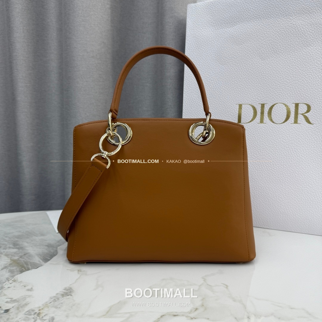 디올 2026SS 레더 보우디테일 화이트 토트백 Dior 2026 SS Leather Bow Detail White Tote Bag 7038 28cm 3