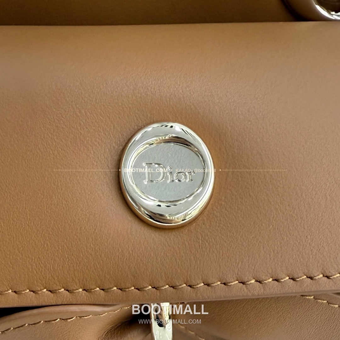 디올 2026SS 레더 보우디테일 화이트 토트백 Dior 2026 SS Leather Bow Detail White Tote Bag 7038 28cm 5