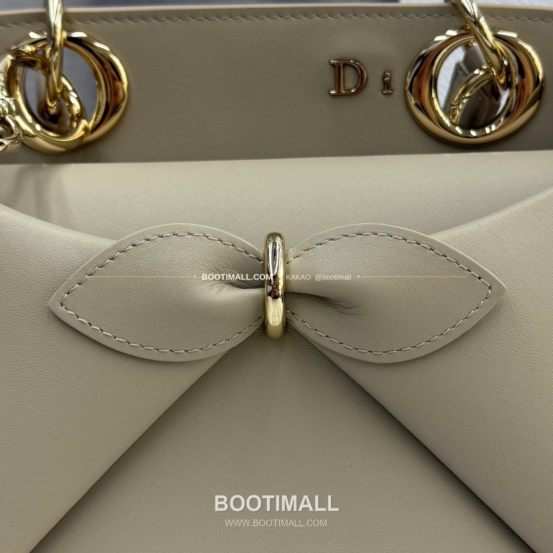 디올 2026SS 레더 보우디테일 화이트 토트백 Dior 2026 SS Leather Bow Detail White Tote Bag 7038 28cm 6