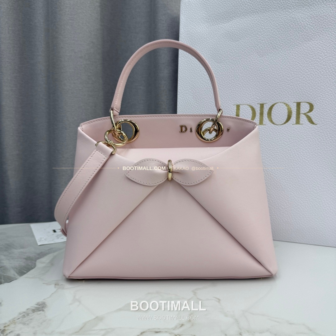 디올 2026SS 레더 보우디테일 화이트 토트백 Dior 2026 SS Leather Bow Detail White Tote Bag 7038 28cm 1