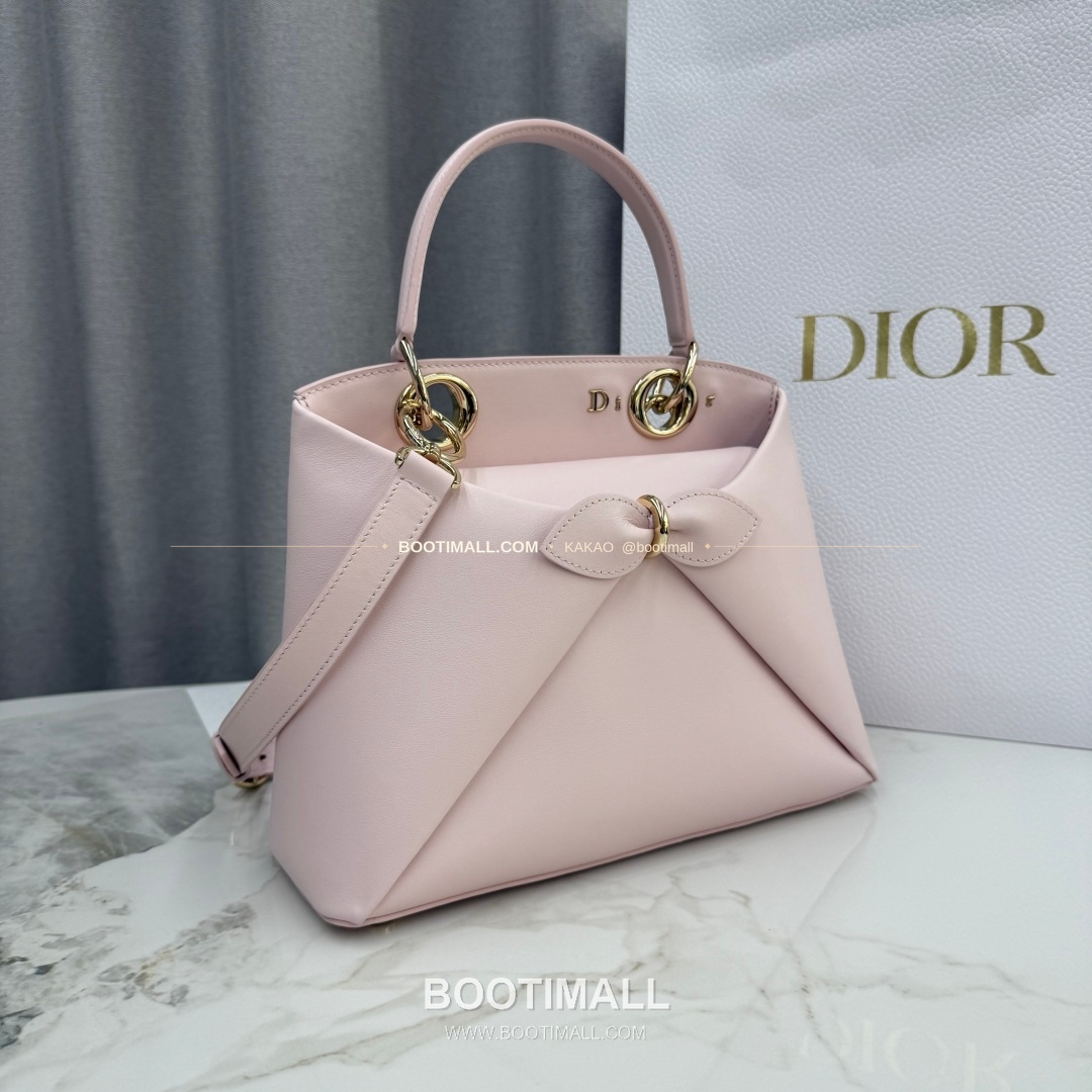 디올 2026SS 레더 보우디테일 화이트 토트백 Dior 2026 SS Leather Bow Detail White Tote Bag 7038 28cm 2