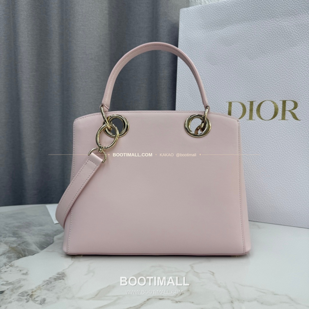 디올 2026SS 레더 보우디테일 화이트 토트백 Dior 2026 SS Leather Bow Detail White Tote Bag 7038 28cm 3