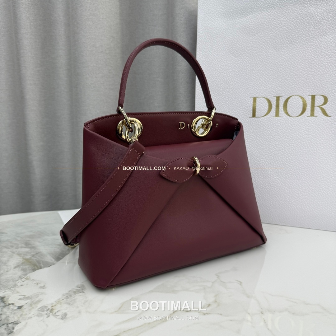 디올 2026SS 레더 보우디테일 화이트 토트백 Dior 2026 SS Leather Bow Detail White Tote Bag 7038 28cm 2