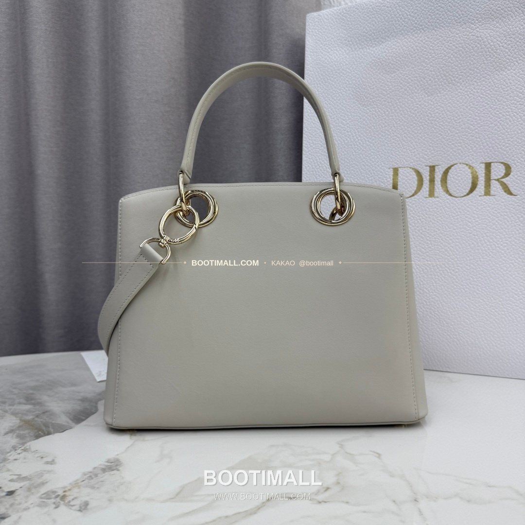 디올 2026SS 레더 보우디테일 화이트 토트백 Dior 2026 SS Leather Bow Detail White Tote Bag 7038 28cm 3