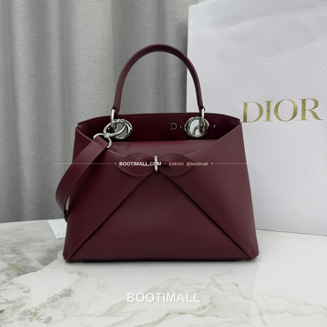 디올 2026SS 레더 보우디테일 화이트 토트백 Dior 2026 SS Leather Bow Detail White Tote Bag 7038 28cm 1