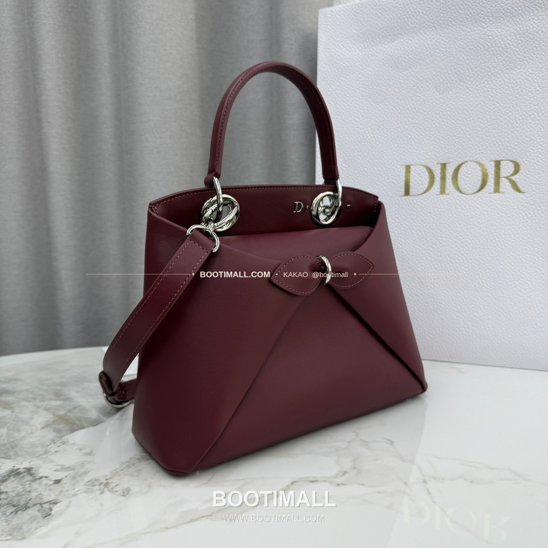 디올 2026SS 레더 보우디테일 화이트 토트백 Dior 2026 SS Leather Bow Detail White Tote Bag 7038 28cm 2