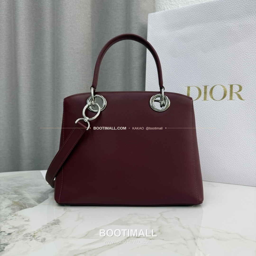 디올 2026SS 레더 보우디테일 화이트 토트백 Dior 2026 SS Leather Bow Detail White Tote Bag 7038 28cm 3