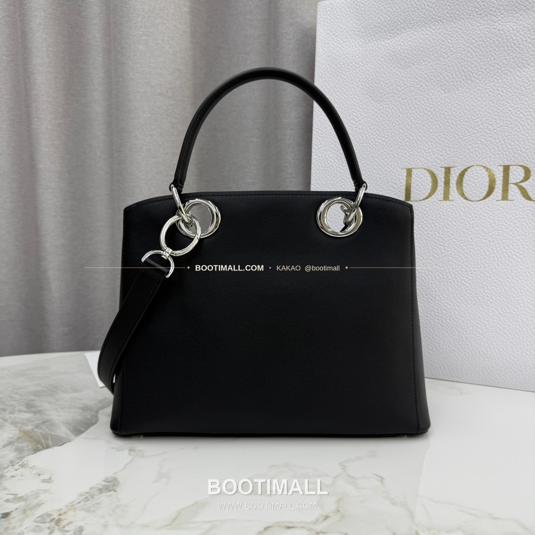 디올 2026SS 레더 보우디테일 화이트 토트백 Dior 2026 SS Leather Bow Detail White Tote Bag 7038 28cm 2