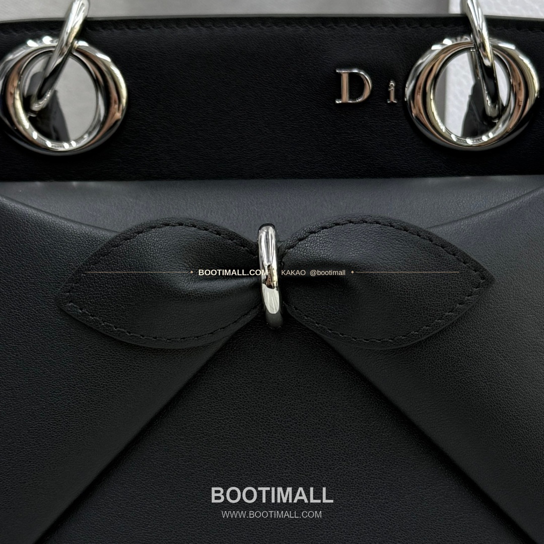 디올 2026SS 레더 보우디테일 화이트 토트백 Dior 2026 SS Leather Bow Detail White Tote Bag 7038 28cm 3