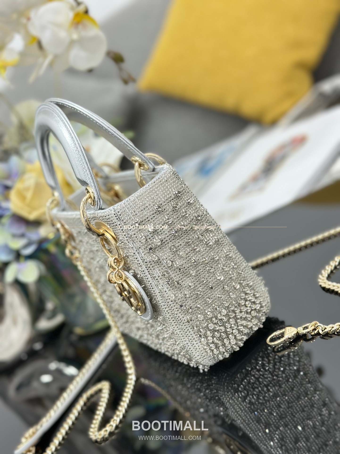 디올 레이디디올 비즈자수 램스킨 실버 미니 토트백 Dior Lady Dior Beaded Embroidery Lambskin Silver Mini Tote Bag M0505 17cm 3