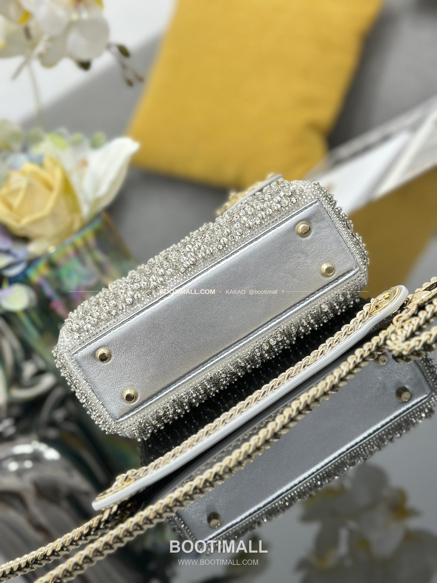 디올 레이디디올 비즈자수 램스킨 실버 미니 토트백 Dior Lady Dior Beaded Embroidery Lambskin Silver Mini Tote Bag M0505 17cm 4