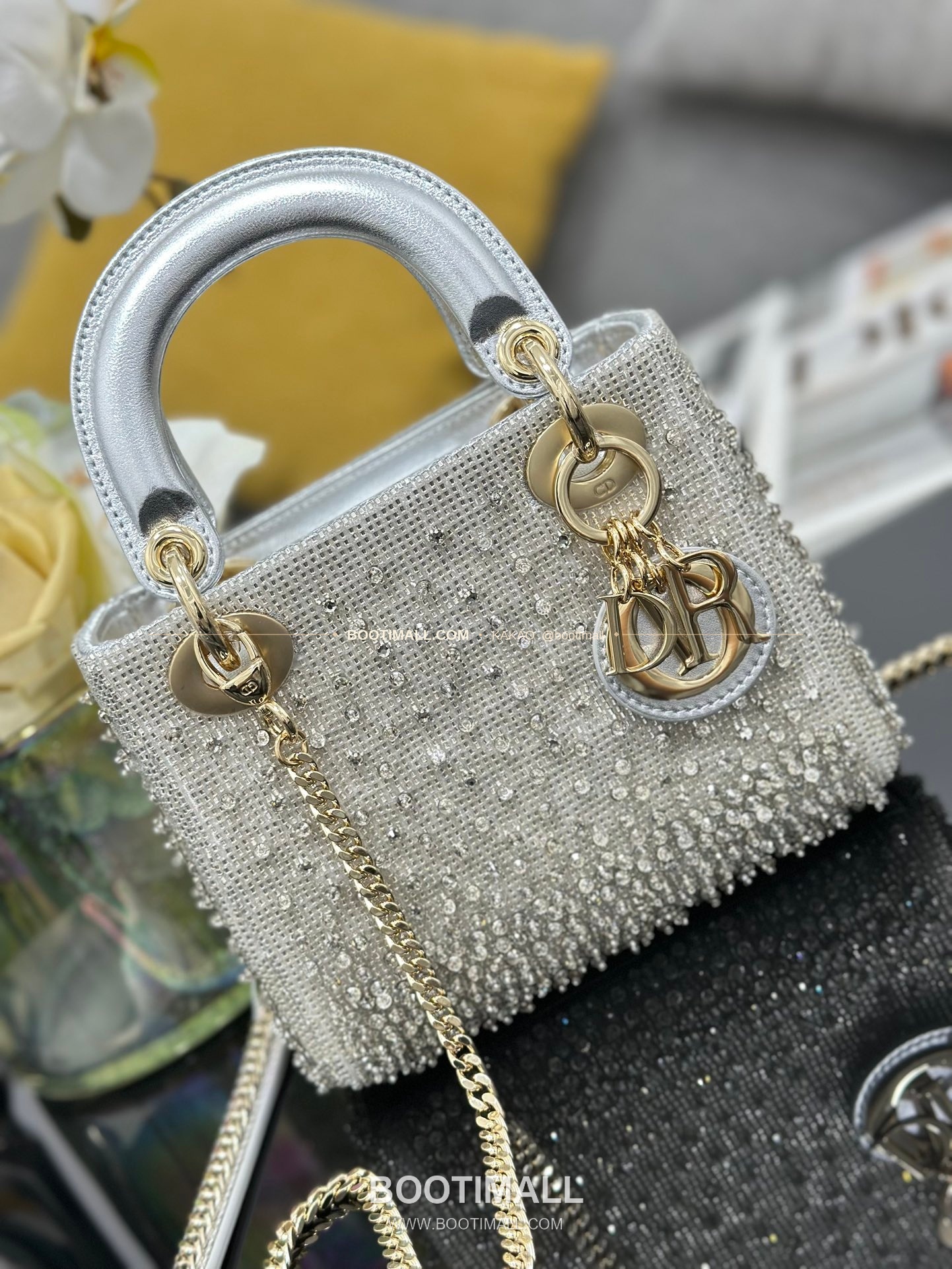 디올 레이디디올 비즈자수 램스킨 실버 미니 토트백 Dior Lady Dior Beaded Embroidery Lambskin Silver Mini Tote Bag M0505 17cm 5
