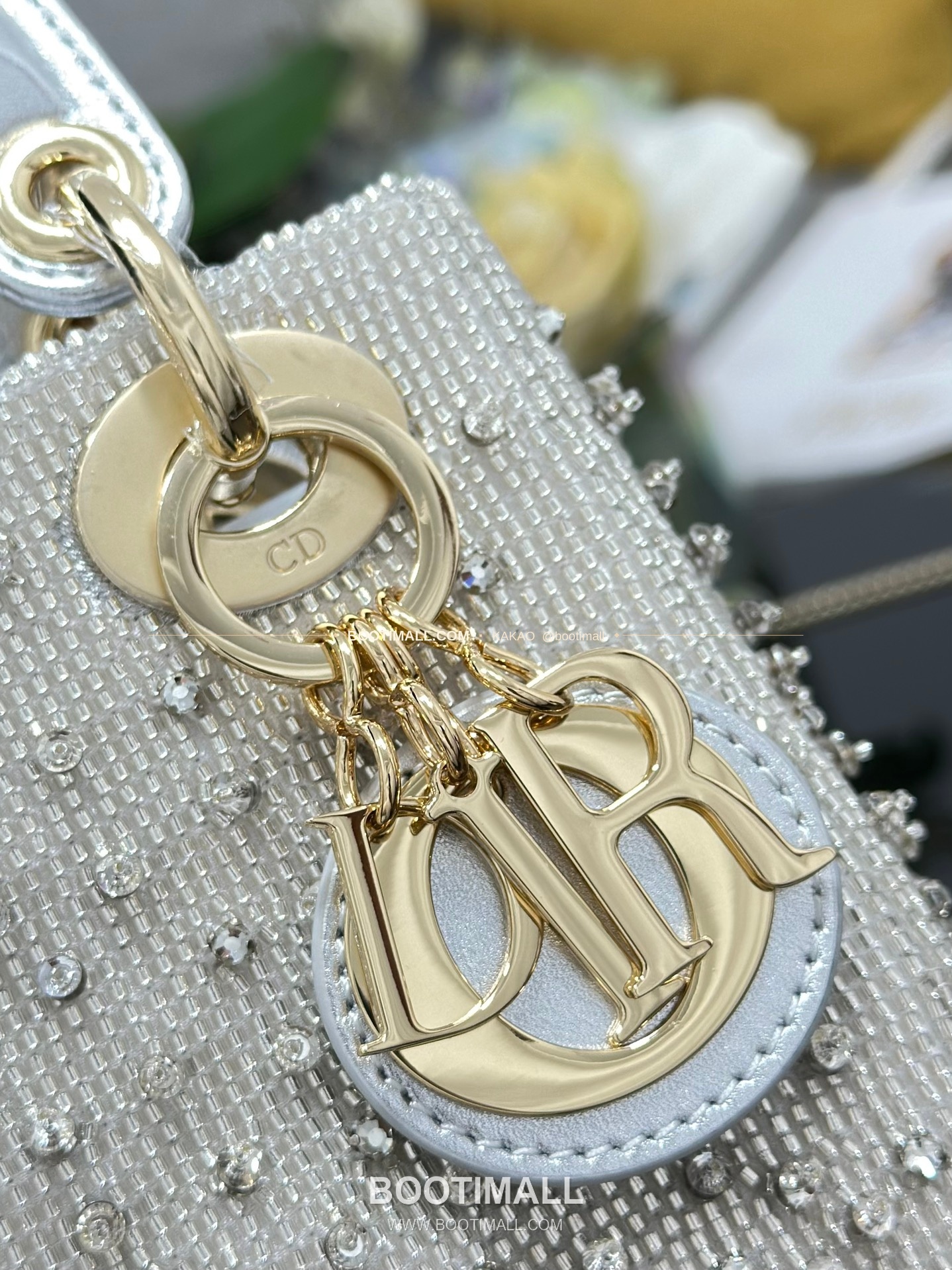 디올 레이디디올 비즈자수 램스킨 실버 미니 토트백 Dior Lady Dior Beaded Embroidery Lambskin Silver Mini Tote Bag M0505 17cm 6
