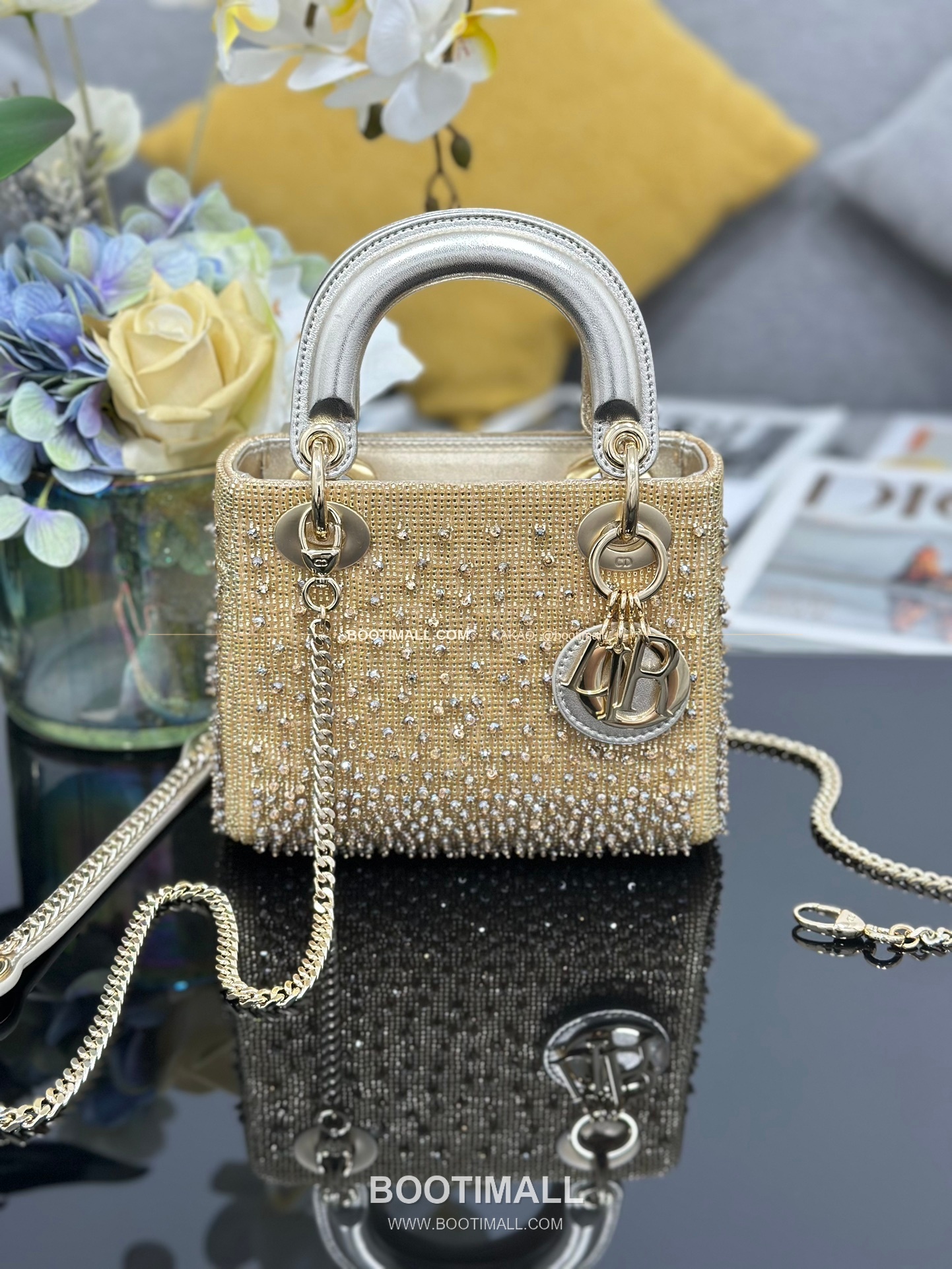 디올 레이디디올 비즈자수 램스킨 실버 미니 토트백 Dior Lady Dior Beaded Embroidery Lambskin Silver Mini Tote Bag M0505 17cm 1