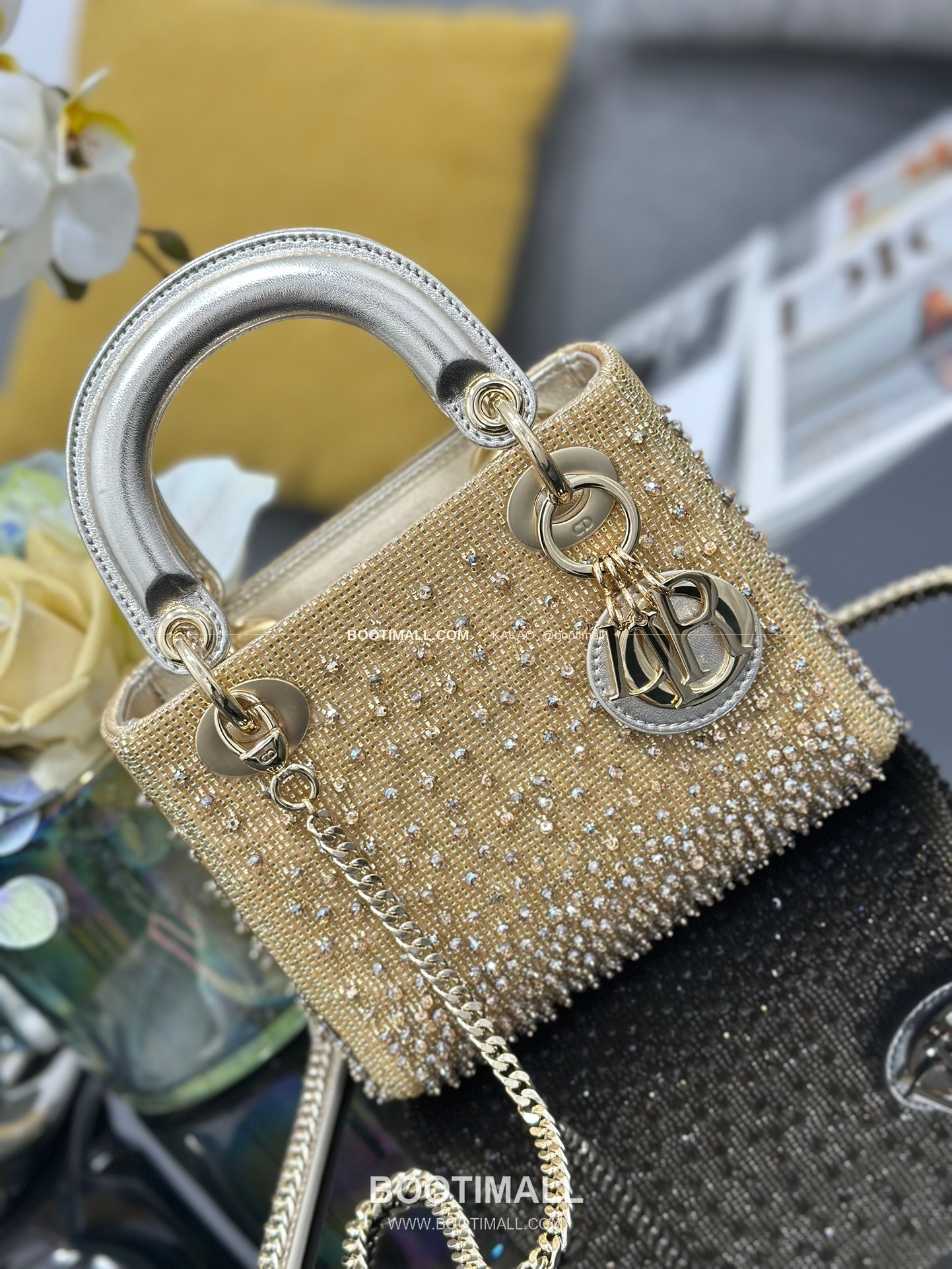 디올 레이디디올 비즈자수 램스킨 실버 미니 토트백 Dior Lady Dior Beaded Embroidery Lambskin Silver Mini Tote Bag M0505 17cm 5