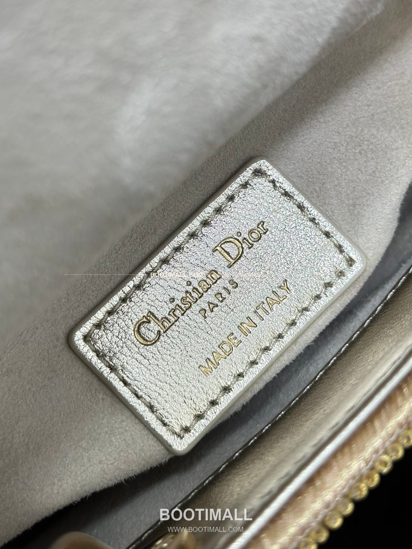 디올 레이디디올 비즈자수 램스킨 실버 미니 토트백 Dior Lady Dior Beaded Embroidery Lambskin Silver Mini Tote Bag M0505 17cm 9