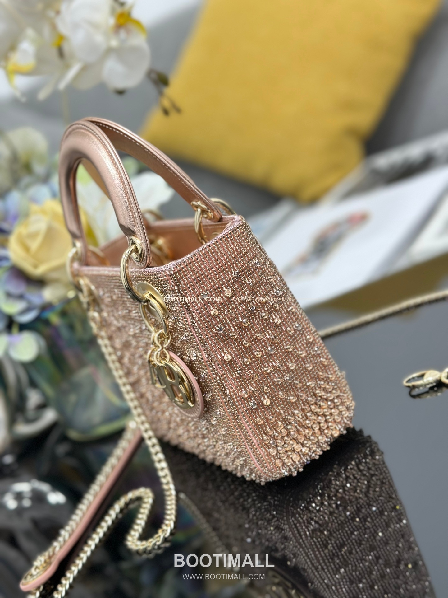 디올 레이디디올 비즈자수 램스킨 실버 미니 토트백 Dior Lady Dior Beaded Embroidery Lambskin Silver Mini Tote Bag M0505 17cm 3