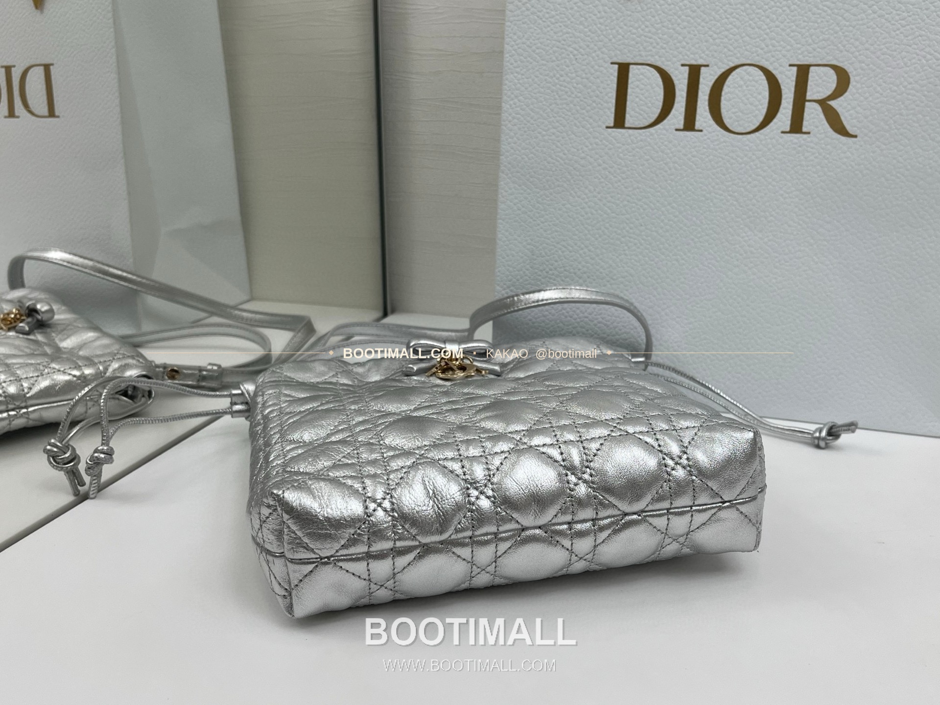 디올 아디오러블 램스킨 카나쥬 보우 블랙 버킷백 Dior Adiorable Lambskin Cannage Bow Black Bucket Bag 22cm 7