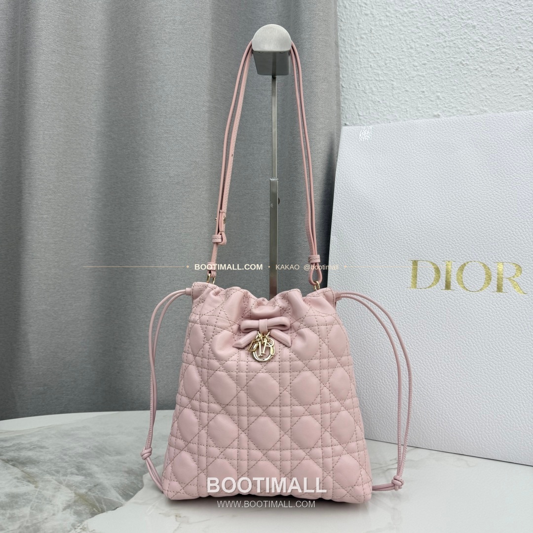 디올 아디오러블 램스킨 카나쥬 보우 핑크 버킷백 Dior Adiorable Lambskin Cannage Bow Pink Bucket Bag S2611 22cm 1