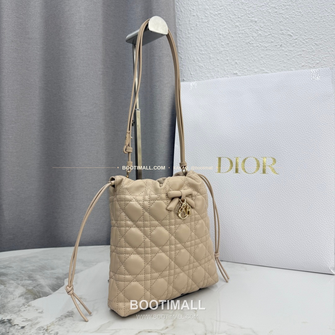 디올 아디오러블 램스킨 카나쥬 보우 핑크 버킷백 Dior Adiorable Lambskin Cannage Bow Pink Bucket Bag S2611 22cm 2