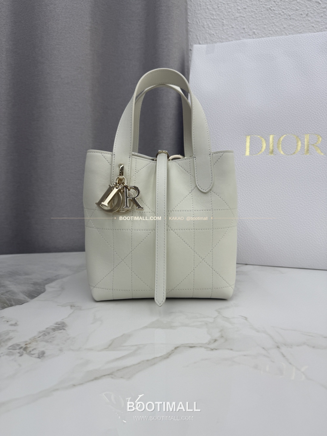 디올 투주르 레더 CD락 카나쥬 아이보리 토트백 Dior Toujours Leather CD Lock Cannage Ivory Tote Bag M2835 18.5cm 2