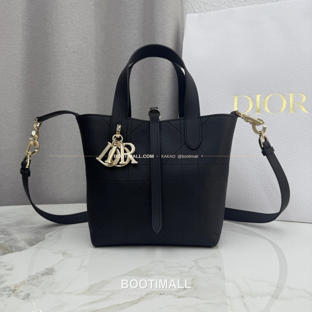 디올 투주르 레더 CD락 카나쥬 아이보리 토트백 Dior Toujours Leather CD Lock Cannage Ivory Tote Bag M2835 18.5cm 3