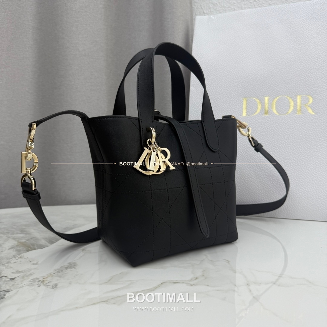 디올 투주르 레더 CD락 카나쥬 아이보리 토트백 Dior Toujours Leather CD Lock Cannage Ivory Tote Bag M2835 18.5cm 4