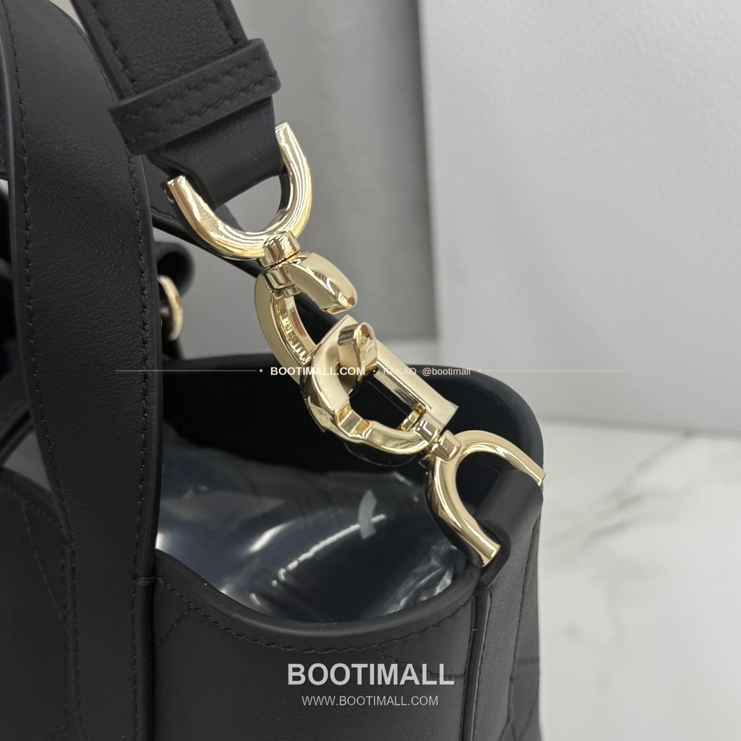 디올 투주르 레더 CD락 카나쥬 아이보리 토트백 Dior Toujours Leather CD Lock Cannage Ivory Tote Bag M2835 18.5cm 6