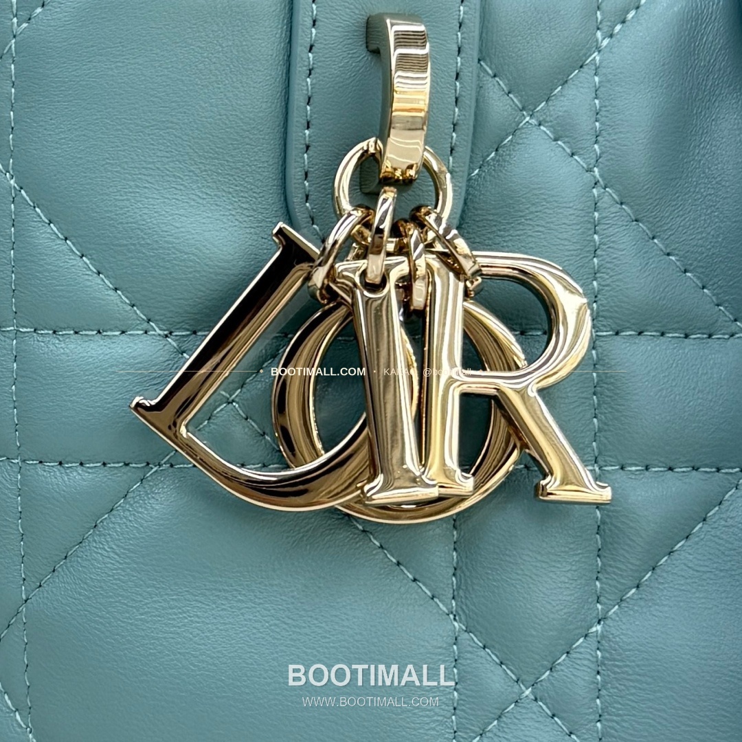 디올 투주르 레더 CD락 카나쥬 아이보리 토트백 Dior Toujours Leather CD Lock Cannage Ivory Tote Bag M2835 18.5cm 8