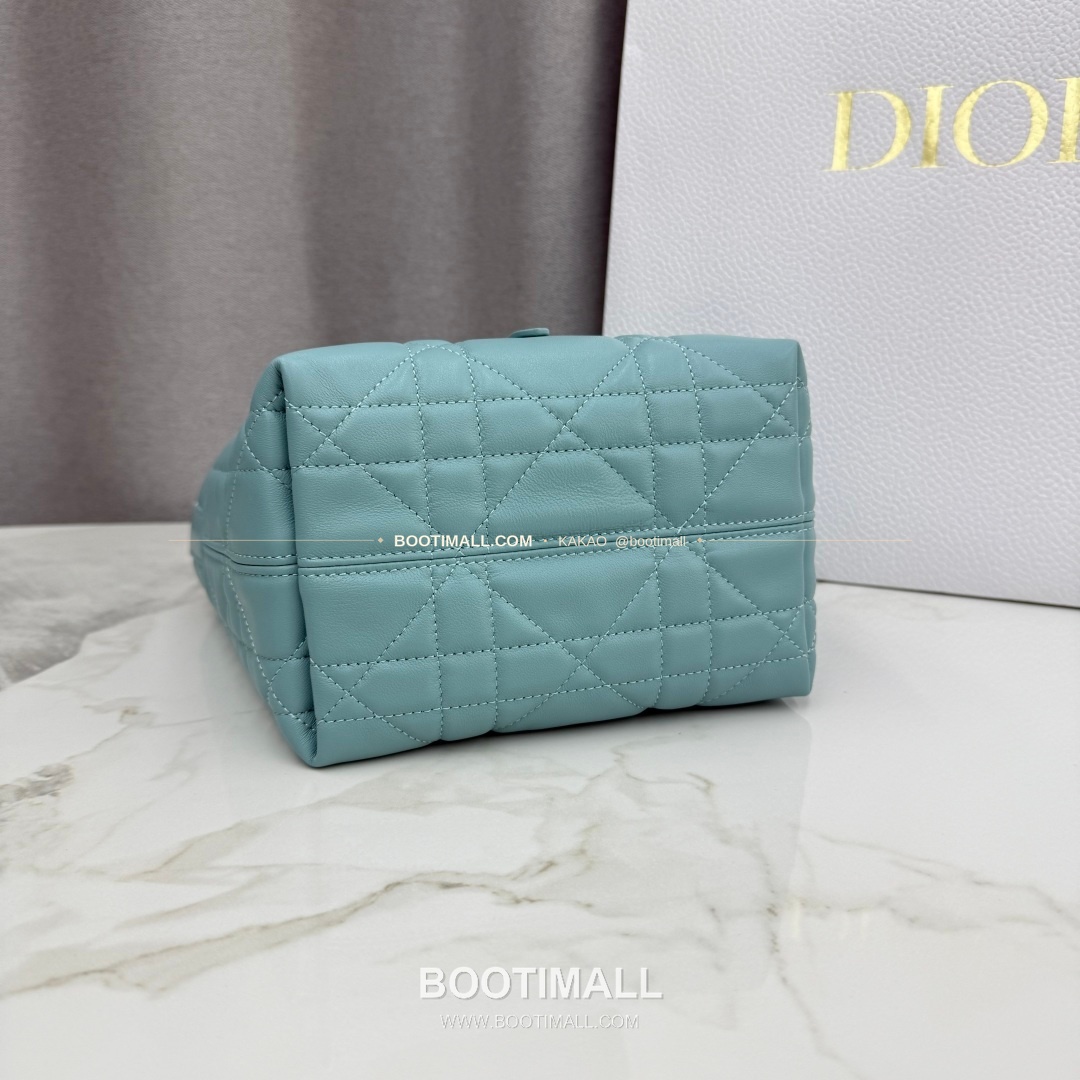 디올 투주르 레더 CD락 카나쥬 아이보리 토트백 Dior Toujours Leather CD Lock Cannage Ivory Tote Bag M2835 18.5cm 9