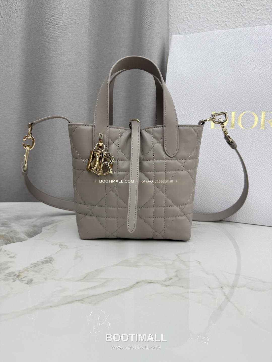 디올 투주르 레더 CD락 카나쥬 아이보리 토트백 Dior Toujours Leather CD Lock Cannage Ivory Tote Bag M2835 18.5cm 1