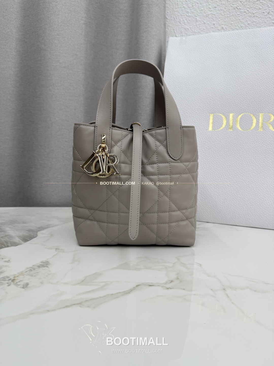 디올 투주르 레더 CD락 카나쥬 아이보리 토트백 Dior Toujours Leather CD Lock Cannage Ivory Tote Bag M2835 18.5cm 2