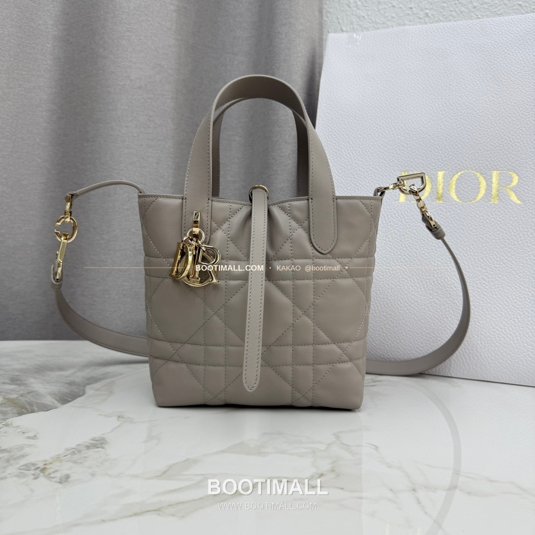디올 투주르 레더 CD락 카나쥬 아이보리 토트백 Dior Toujours Leather CD Lock Cannage Ivory Tote Bag M2835 18.5cm 3