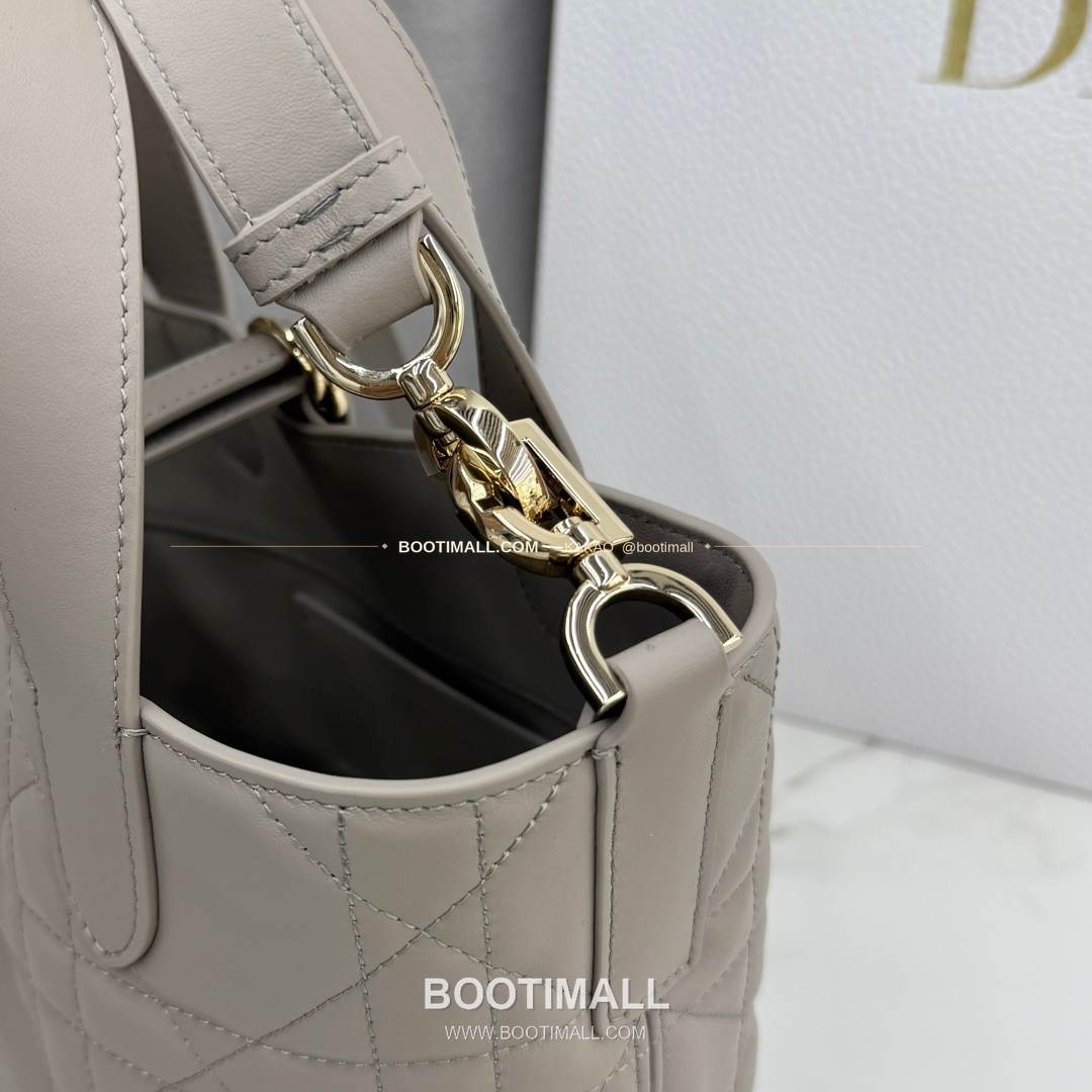 디올 투주르 레더 CD락 카나쥬 아이보리 토트백 Dior Toujours Leather CD Lock Cannage Ivory Tote Bag M2835 18.5cm 6
